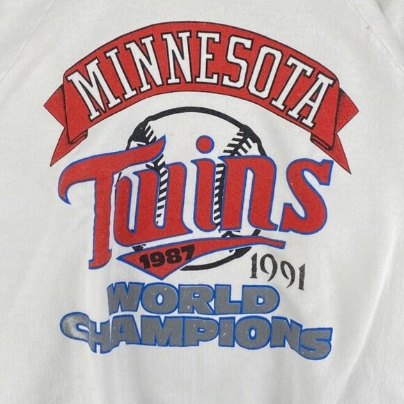 Retro Minnesota Twins World Series Crewneck Sweatshirt, Minnesota Twins MLB - Picture 3 of 4